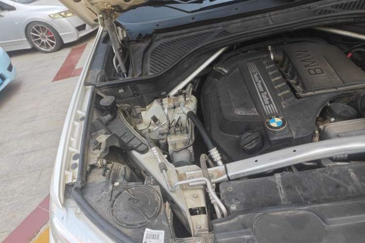 Used BMW X5 2014 xDrive35i Elegant Edition Engine Bay Right