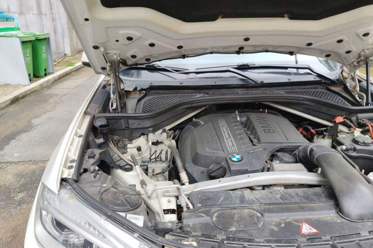 Used BMW X5  Engine Bay Right