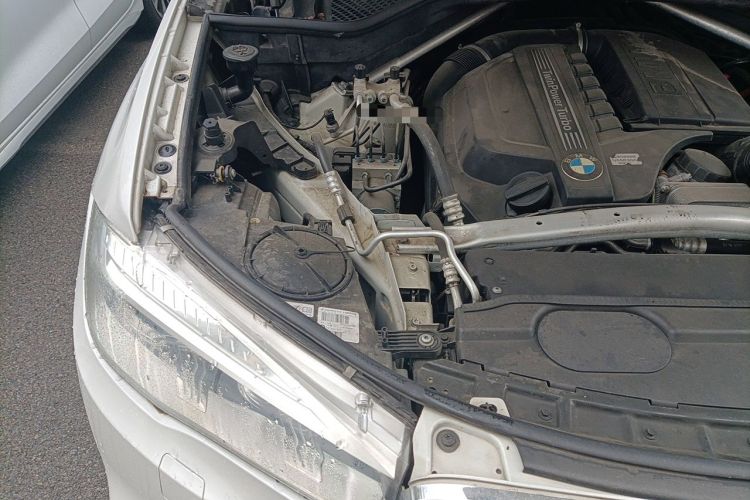 Used BMW X5 2014 xDrive35i Elegant Edition Engine Bay Right