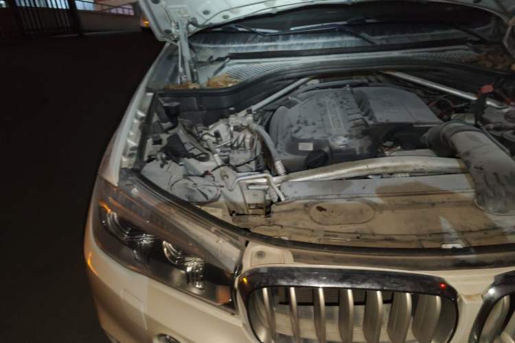 Used BMW X5 2014 xDrive35i Luxury Edition Engine Bay Right