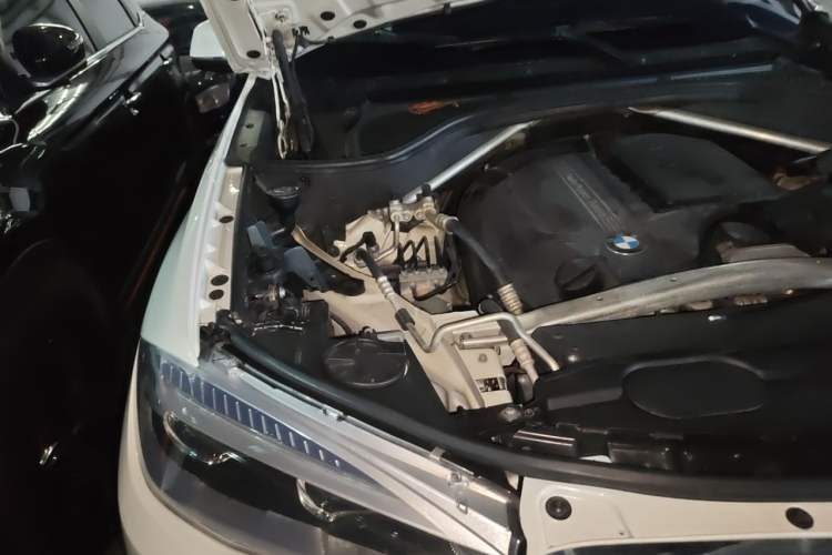 Used BMW X5  Engine Bay Right