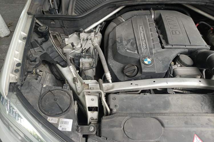 Used BMW X5 2014 xDrive35i Elegant Edition Engine Bay Right