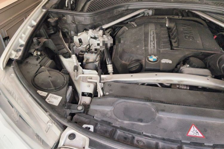 Used BMW X5 2014 xDrive35i Elegant Edition Engine Bay Right