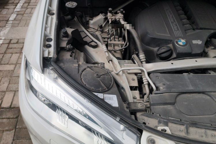 Used BMW X5 2014 xDrive35i Leading Model Engine Bay Right
