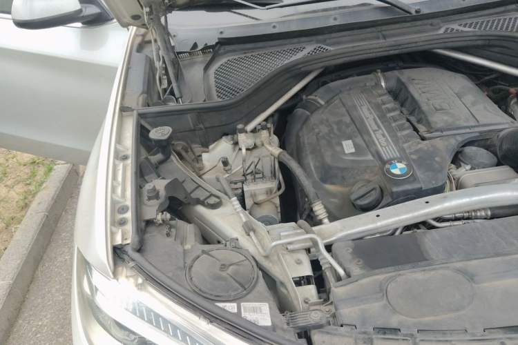 Used BMW X5 2014 xDrive35i Elegant Edition Engine Bay Right
