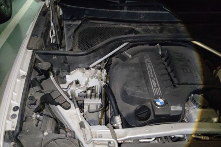 Used BMW X5 2014 xDrive35i Elegant Edition Engine Bay Right