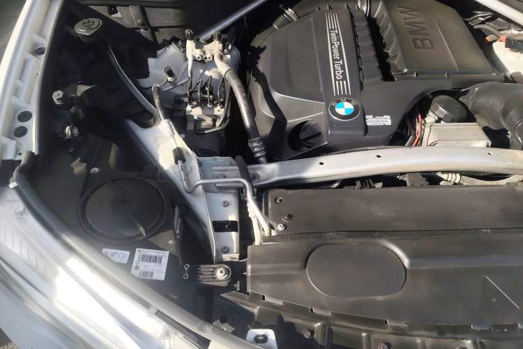 Used BMW X5 2014 xDrive35i Elegant Edition Engine Bay Right