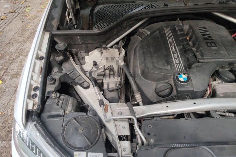 Used BMW X5 2014 xDrive35i Elegant Edition Engine Bay Right