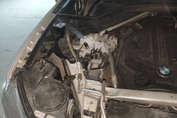Used BMW X5 2014 xDrive35i Elegant Edition Engine Bay Right
