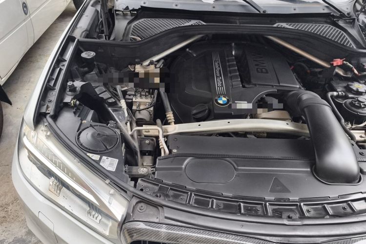 Used BMW X5 2014 xDrive35i Elegant Edition Engine Bay Right