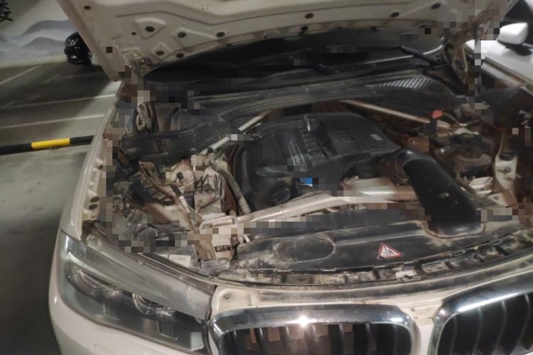 Used BMW X5 2014 xDrive35i Elegant Edition Engine Bay Right