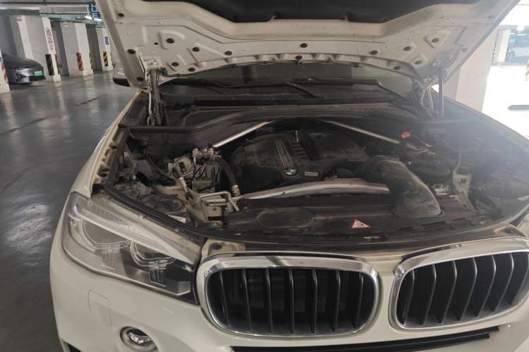 Used BMW X5 2014 xDrive35i Elegant Edition Engine Bay Right