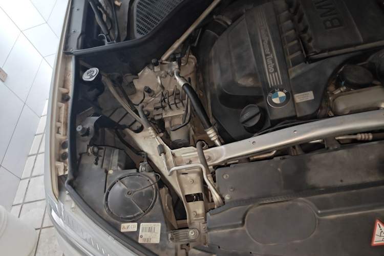 Used BMW X5 2014 xDrive35i Elegant Edition Engine Bay Right