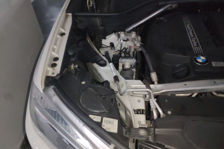 Used BMW X5 2014 xDrive35i Luxury Edition Engine Bay Right