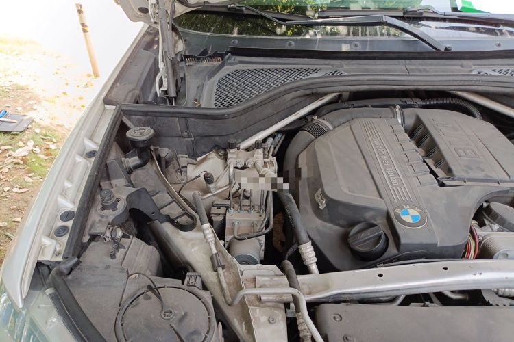 Used BMW X5 2014 xDrive35i Leading Model Engine Bay Right
