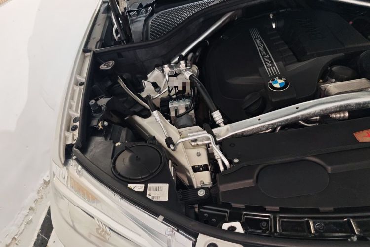 Used BMW X5 2014 xDrive35i Leading Model Engine Bay Right