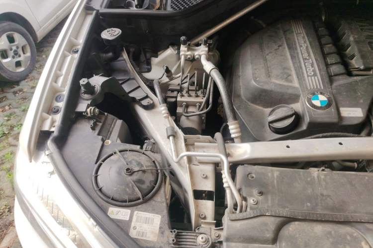 Used BMW X5 2014 xDrive35i Elegant Edition Engine Bay Right