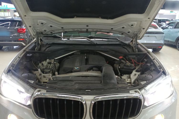 Used BMW X5 2014 xDrive35i Elegant Edition Engine Bay