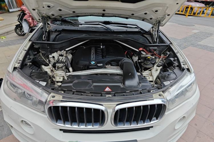 Used BMW X5 2014 xDrive35i Luxury Edition Engine Bay