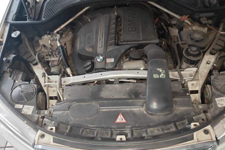 Used BMW X5 2014 xDrive35i Elegant Edition Engine Bay