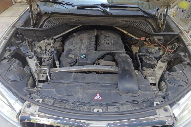 Used BMW X5 2014 xDrive35i Luxury Edition Engine Bay