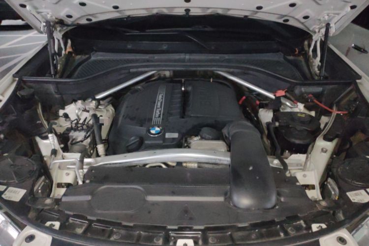 Used BMW X5 2014 xDrive35i Luxury Edition Engine Bay