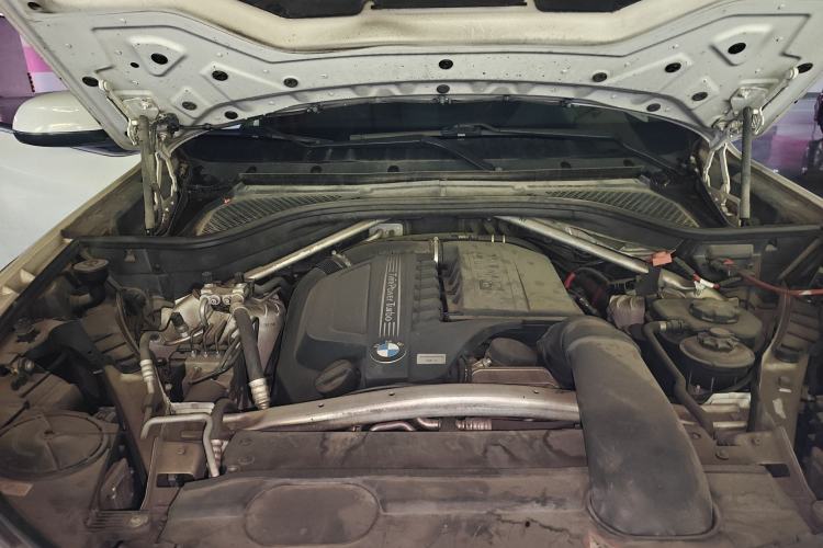 Used BMW X5 2014 xDrive35i Elegant Edition Engine Bay