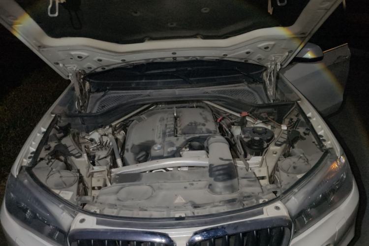 Used BMW X5 2014 xDrive35i Leading Model Engine Bay