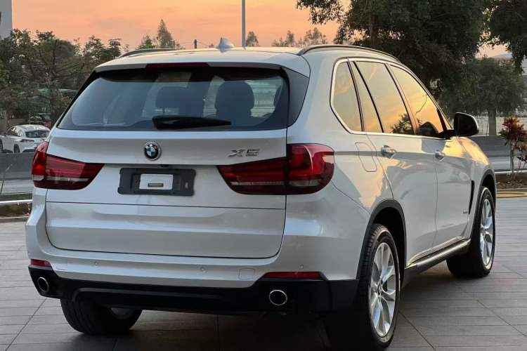 Used BMW X5 2014 xDrive35i Elegant Edition Exterior 2