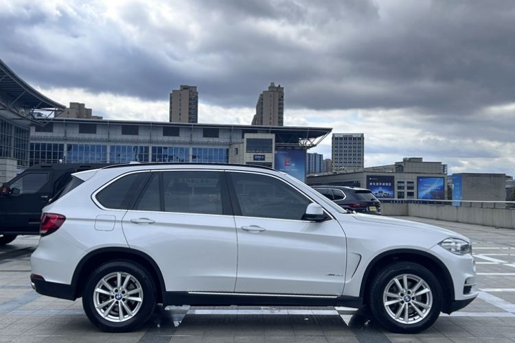 Used BMW X5 2014 xDrive35i Elegant Edition Exterior 3