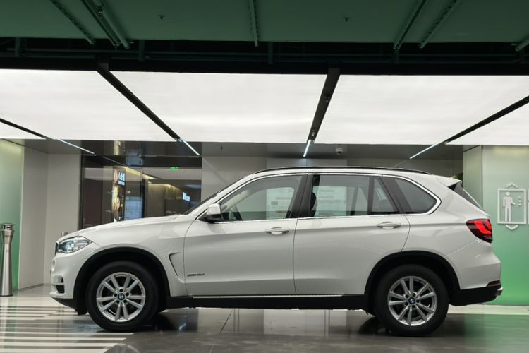 Used BMW X5 2014 xDrive35i Elegant Edition Exterior 3