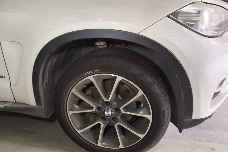 Used BMW X5 2014 xDrive35i Leading Model Exterior 4
