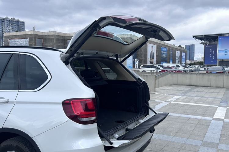 Used BMW X5 2014 xDrive35i Elegant Edition Exterior 7