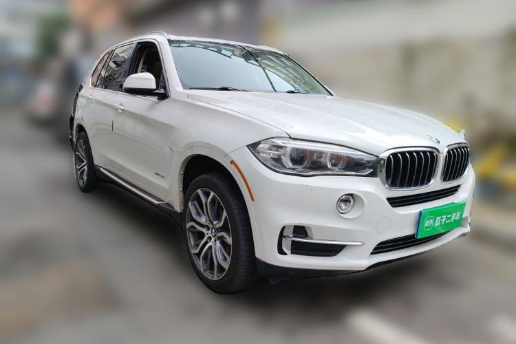 Used BMW X5  Front Right 45 Deg
