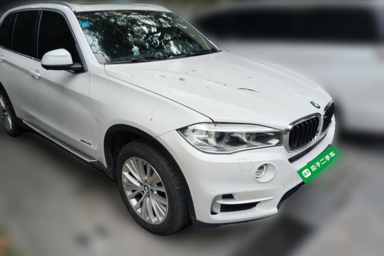 Used BMW X5 2014 xDrive35i Luxury Edition Front Right 45 Deg