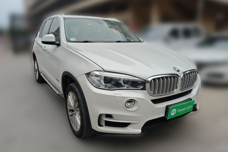 Used BMW X5 2014 xDrive35i Luxury Edition Front Right 45 Deg