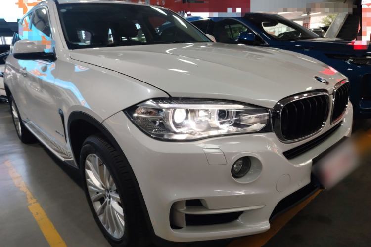 Used BMW X5 2014 xDrive35i Elegant Edition Front Right 45 Deg