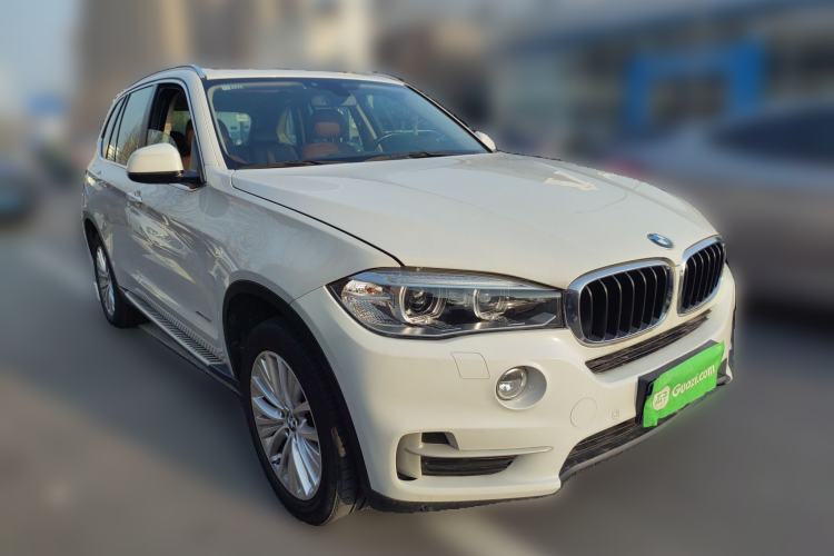 Used BMW X5 2014 xDrive35i Luxury Edition Front Right 45 Deg