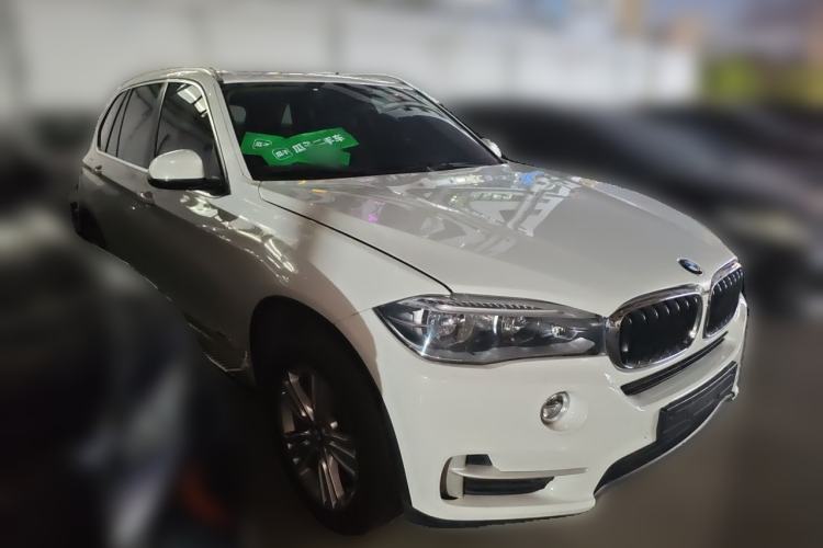 Used BMW X5  Front Right 45 Deg