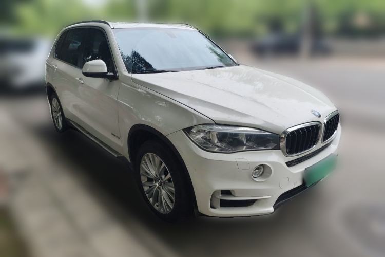 Used BMW X5 2014 xDrive35i Luxury Edition Front Right 45 Deg