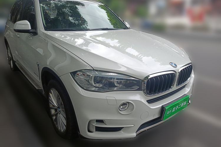 Used BMW X5 2014 xDrive35i Elegant Edition Front Right 45 Deg