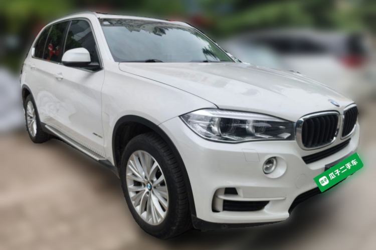 Used BMW X5 2014 xDrive35i Leading Model Front Right 45 Deg