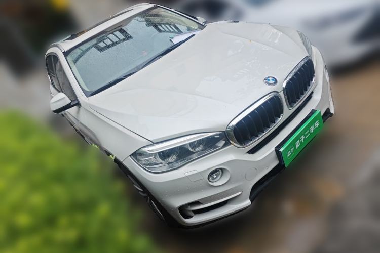 Used BMW X5 2014 xDrive35i Luxury Edition Front Right 45 Deg