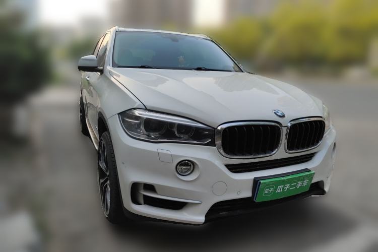 Used BMW X5 2014 xDrive35i Elegant Edition Front Right 45 Deg