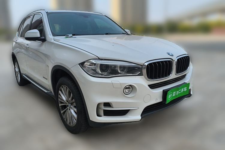 Used BMW X5 2014 xDrive35i Luxury Edition Front Right 45 Deg