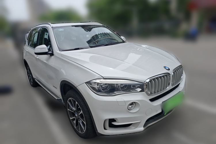 Used BMW X5 2014 xDrive35i Luxury Edition Front Right 45 Deg
