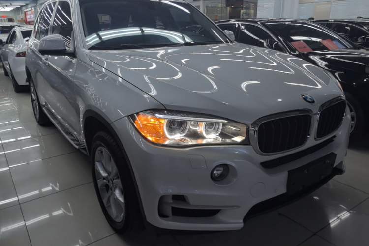 Used BMW X5 2014 xDrive35i Elegant Edition Front Right 45 Deg