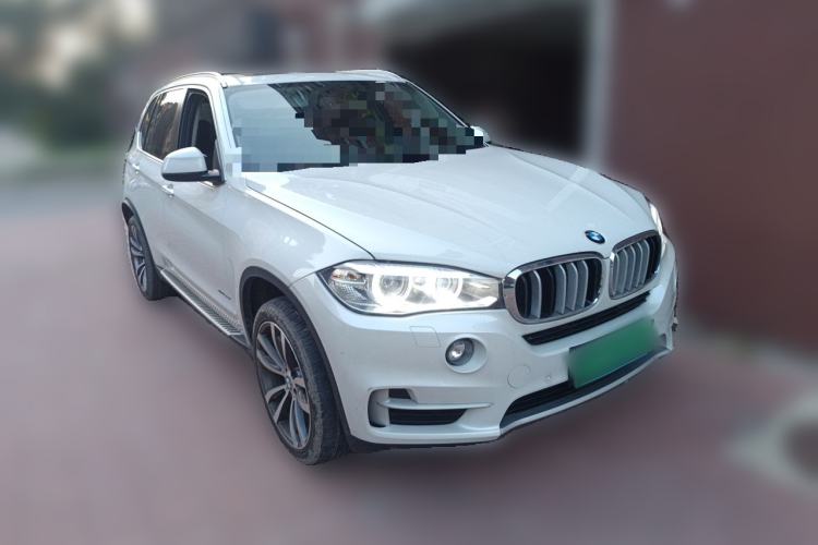 Used BMW X5 2014 xDrive35i Elegant Edition Front Right 45 Deg