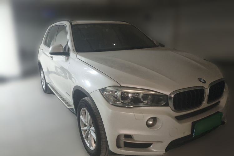 Used BMW X5 2014 xDrive35i Elegant Edition Front Right 45 Deg