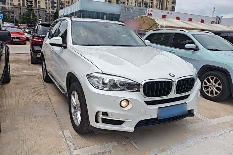 Used BMW X5 2014 xDrive35i Elegant Edition Front Right 45 Deg